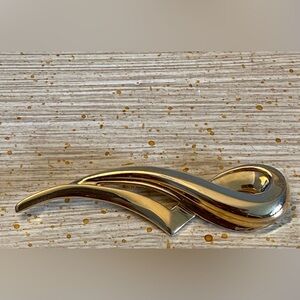 Vintage Gold Swirl Brooch by Butler